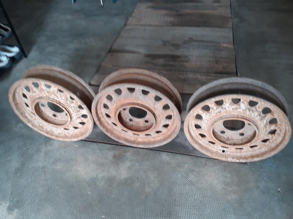 Jantes JANTES 5 TROUS LesAnciennes.com