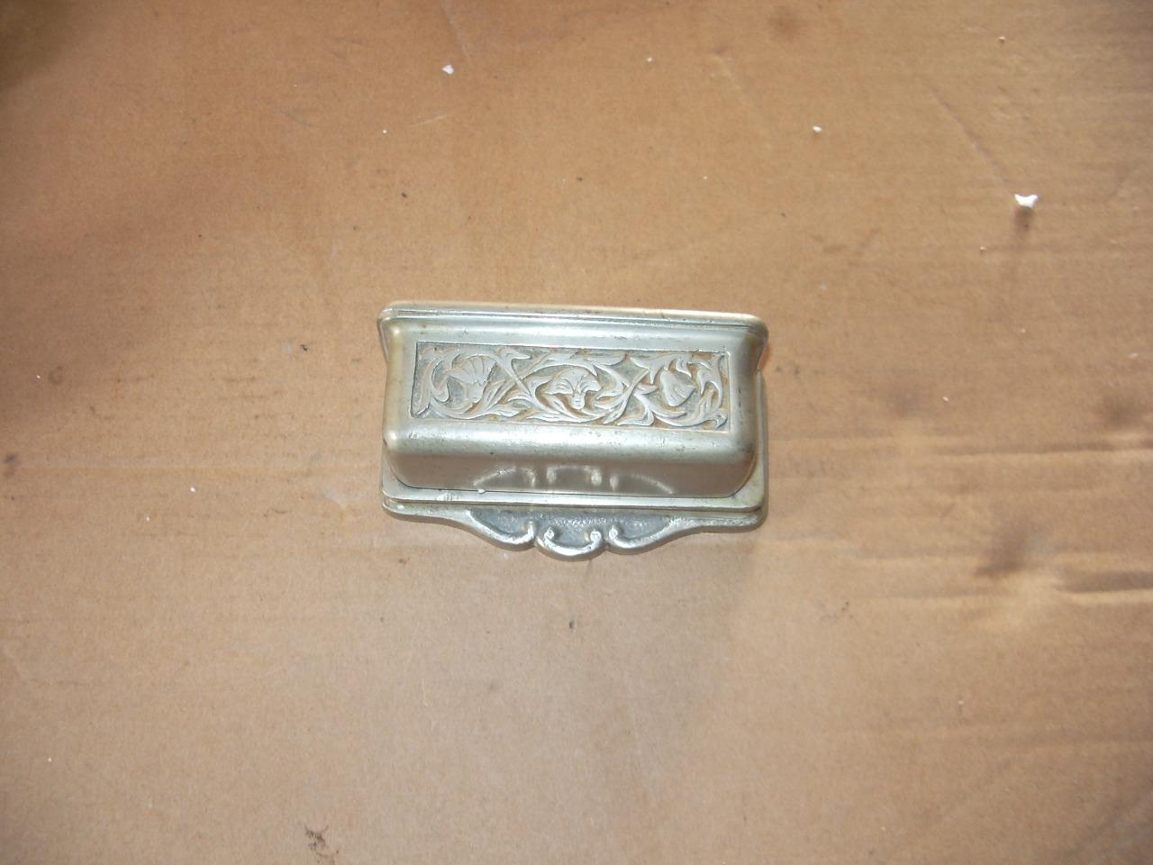 Cendrier pivotant LesAnciennes.com