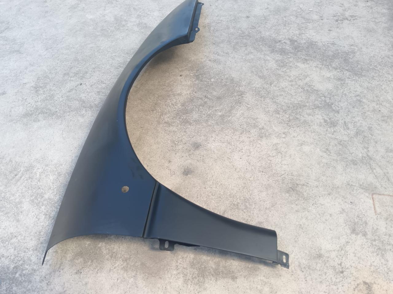 Aile avant droite pour Ferrari 348 et 355 LesAnciennes.com