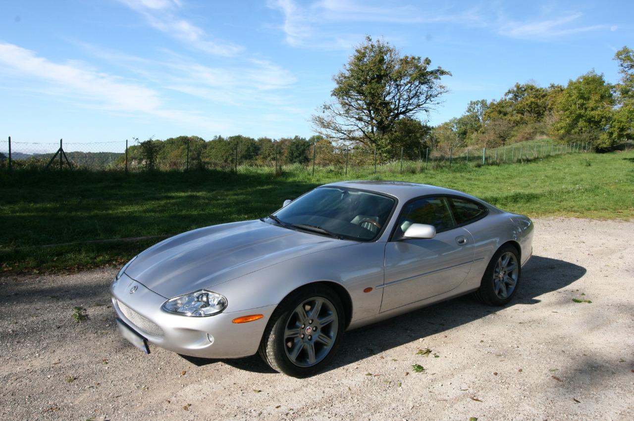 JAGUAR XK8 - 2000 LesAnciennes.com