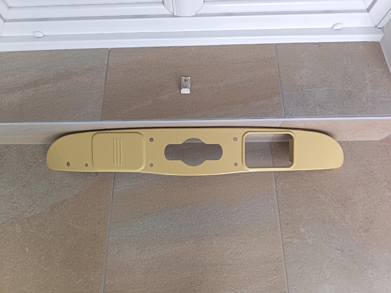 Tableau de bord RENAULT 4CV 1062 LesAnciennes.com