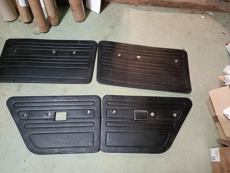 LOT DE PANNEAUX DE PORTES SIMCA 1100 LesAnciennes.com