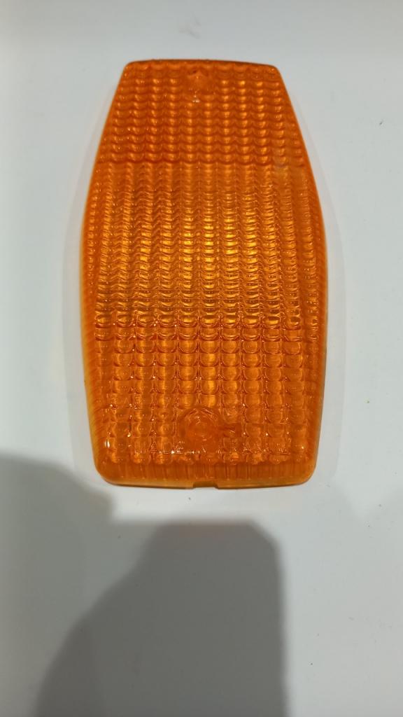 FEU AR DROITE AMBRE PEUGEOT 304 JUSQU A JUIN 1972 LesAnciennes.com