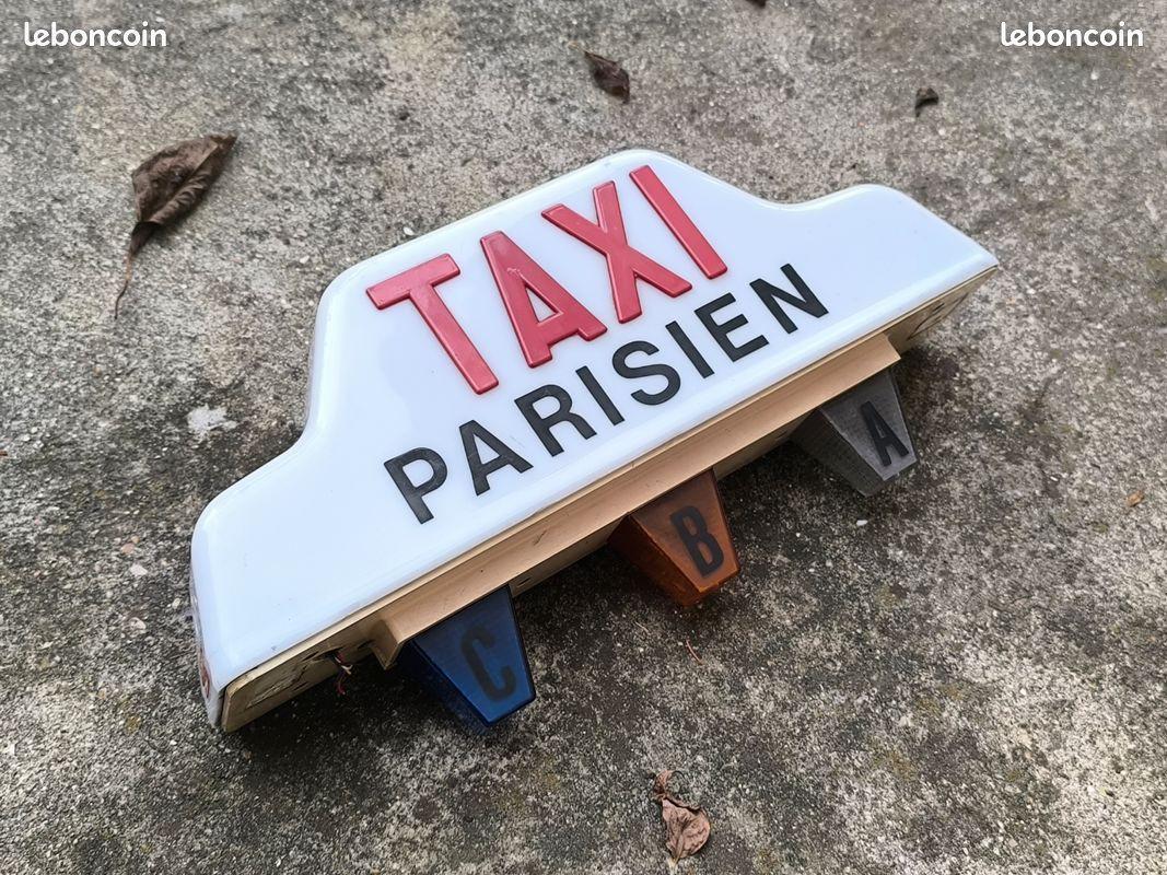 Borne taxi parisien de collection ALFA ROMEO 33 LesAnciennes.com