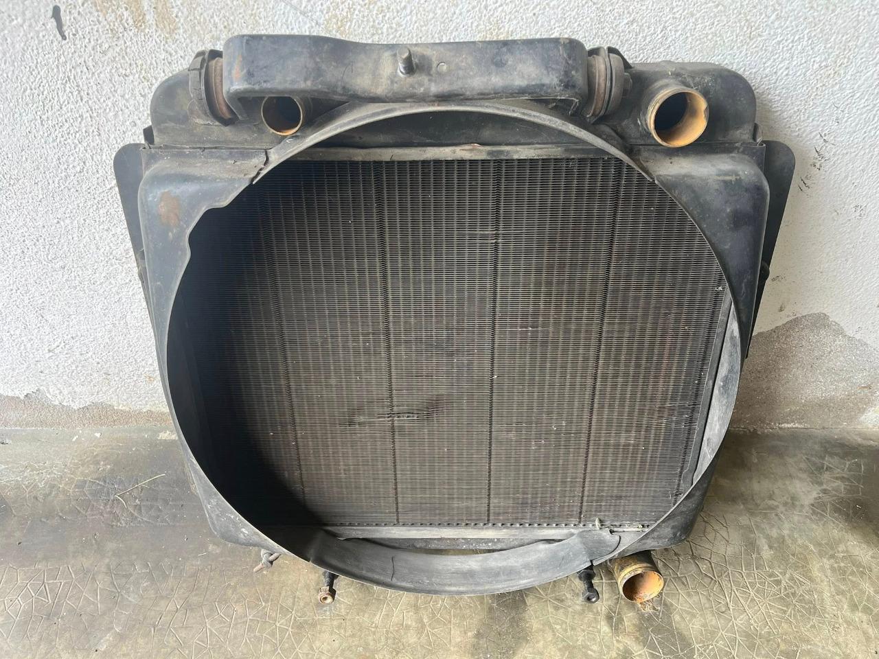 RADIATEUR RENAULT DAUPHINE LesAnciennes.com