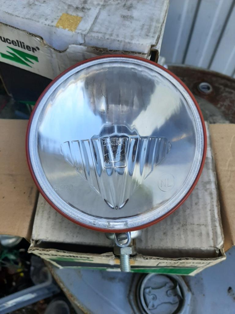 Phare CITROEN 2CV LesAnciennes.com