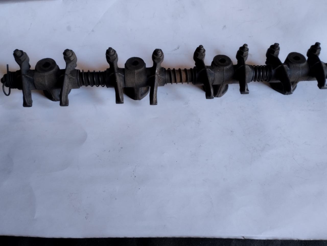 Rampe culbuteur RENAULT 6 (R6) LesAnciennes.com