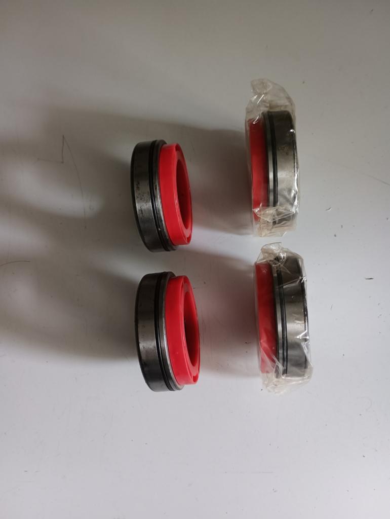 Lot de pièces RENAULT 12 (R12) LesAnciennes.com