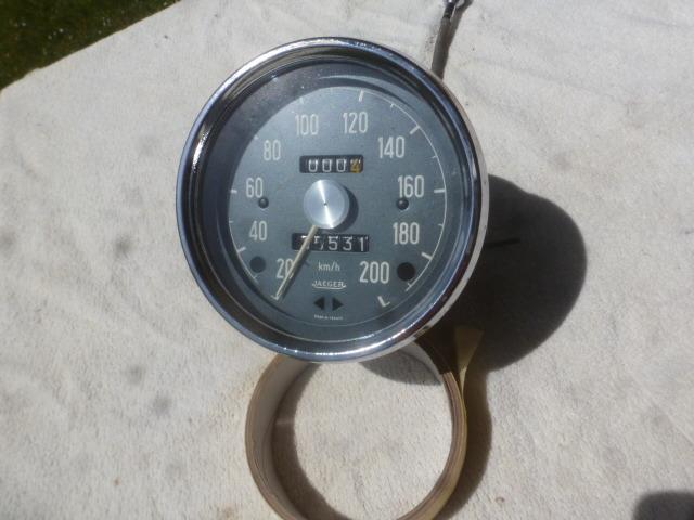 SIMCA 1200S coupe:compteur 200 km/h:JAEGER LesAnciennes.com