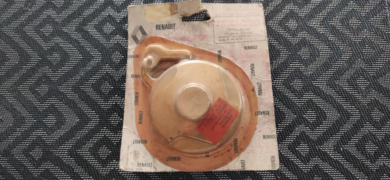 Bouchon d'essence / réservoir RENAULT 14 (R14) LesAnciennes.com