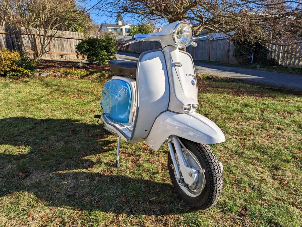 LAMBRETTA TV200 TV200 - 1964 LesAnciennes.com