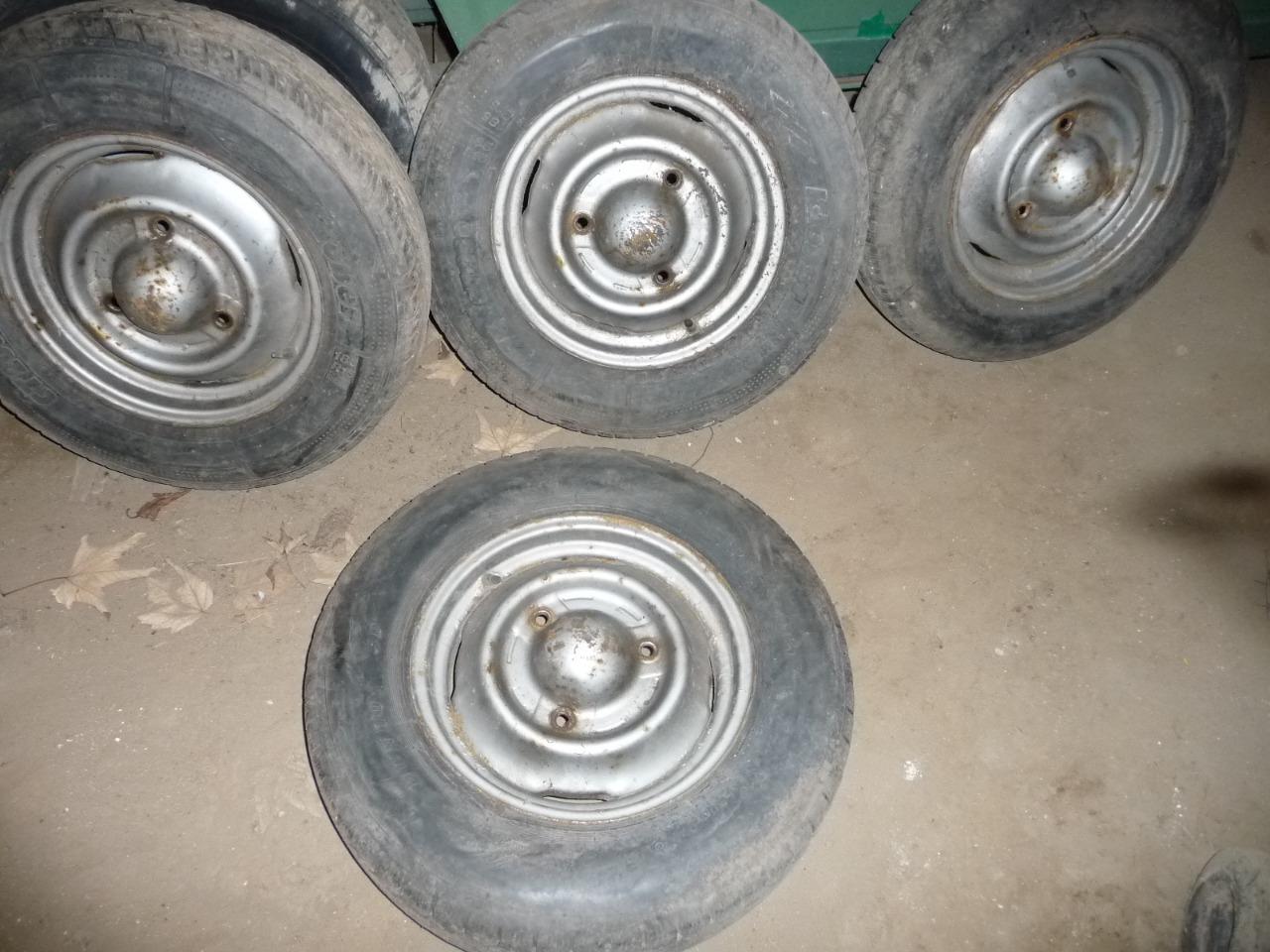 ROUE POUR RENAULT ESTAFETTE LesAnciennes.com