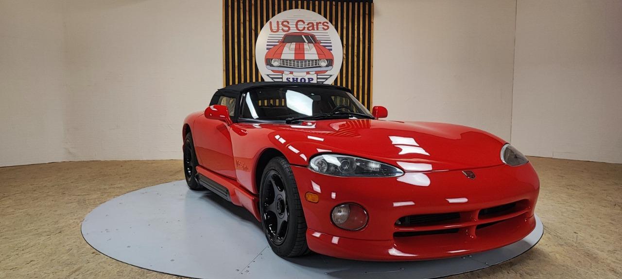 DODGE Viper RT-10 Roadster - 1994 LesAnciennes.com
