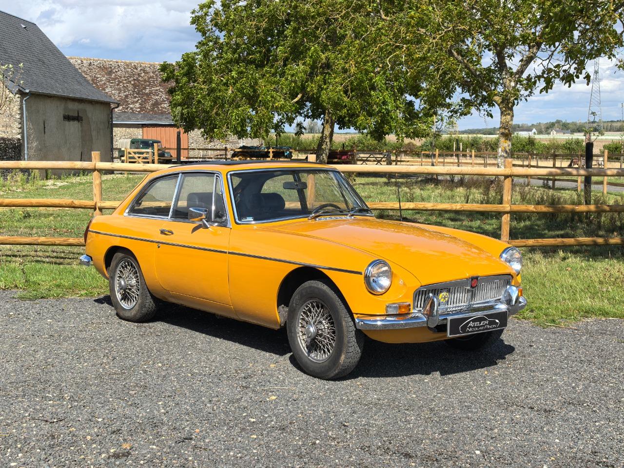 MG MGB GT MK2 - 1970 LesAnciennes.com