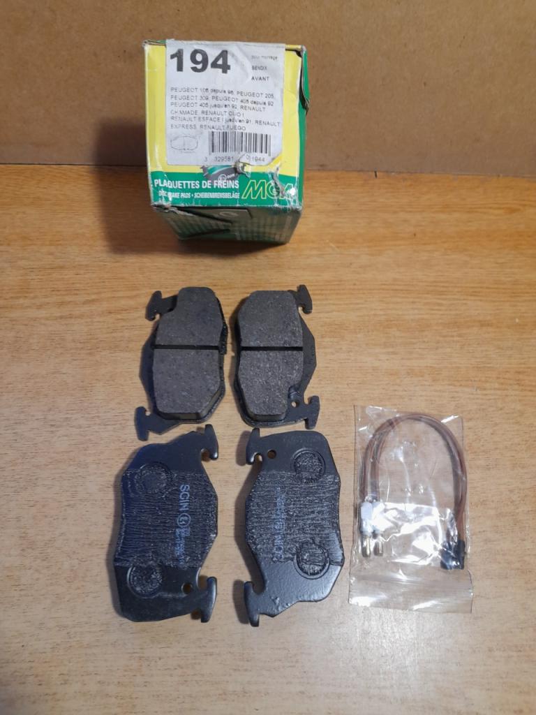Plaquettes de frein avant Peugeot 205 309 405 LesAnciennes.com