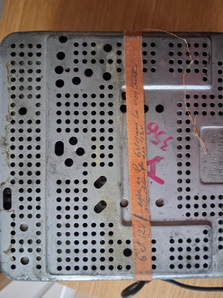 Autoradio PORSCHE 356 LesAnciennes.com