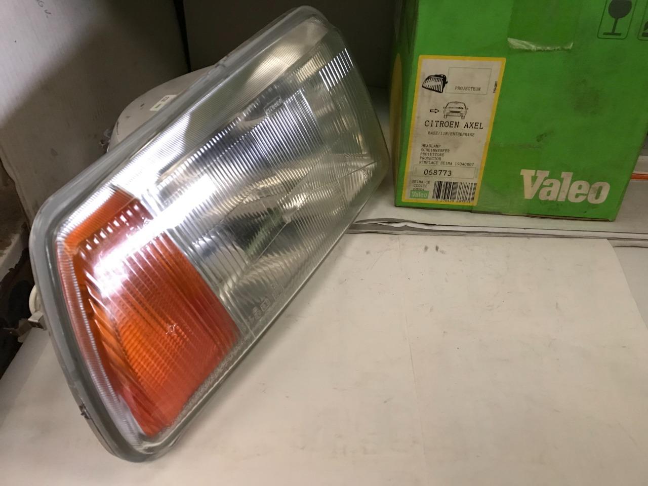 Optique avant droit neuve CITROEN Axel LesAnciennes.com