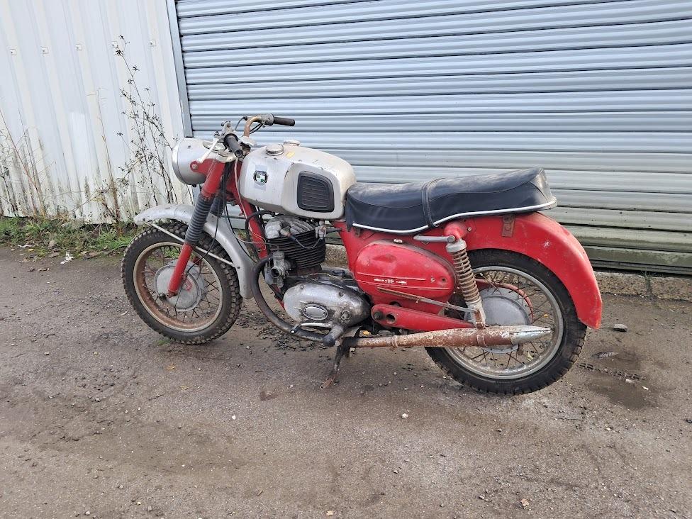 PUCH SGS 250 - 1969 LesAnciennes.com