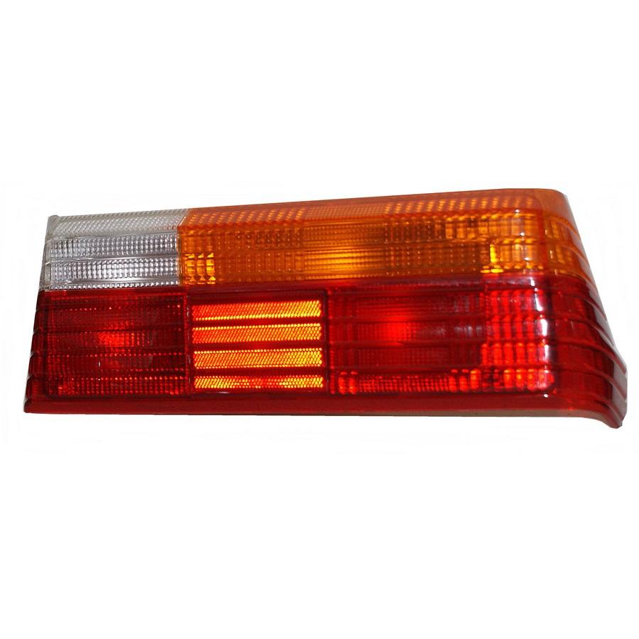 Feu arrière droit PEUGEOT 305 LesAnciennes.com