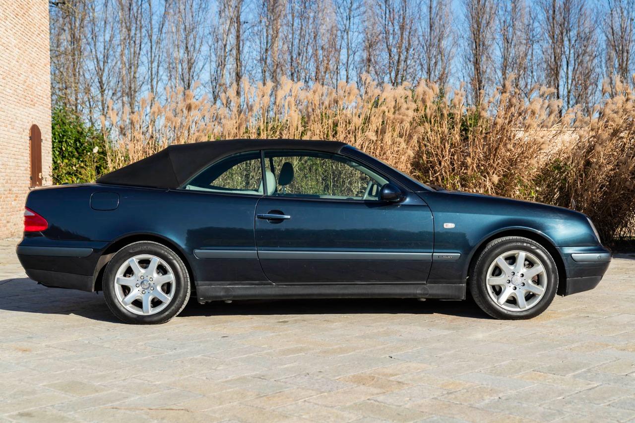 MERCEDES 230 CLK CABRIOLET - 2002 LesAnciennes.com