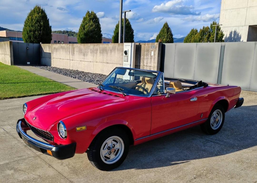 FIAT 124 Spider CS2 2000 USA - 1979 LesAnciennes.com