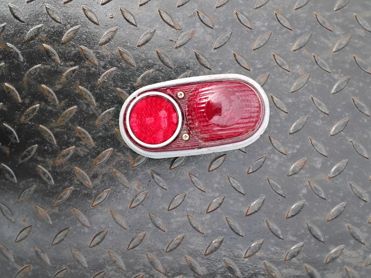 Feu RENAULT Estafette LesAnciennes.com