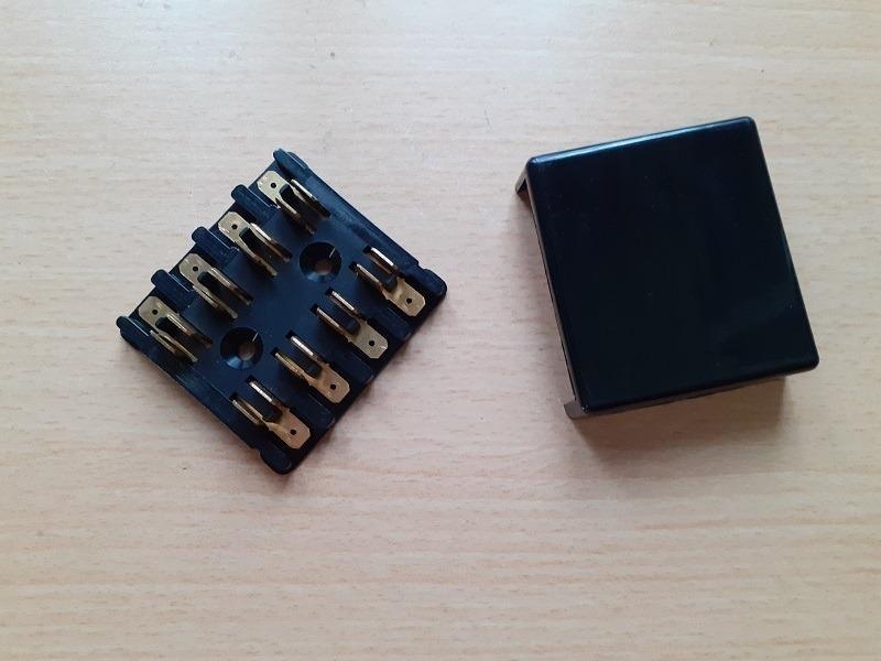 Boite à fusibles CITROEN 2CV LesAnciennes.com