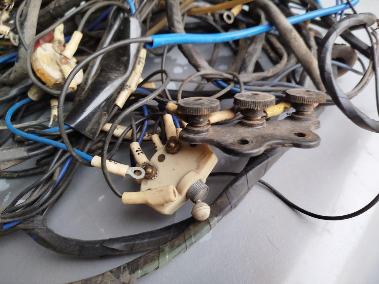 Faisceau électrique Peugeot 404 Break LesAnciennes.com