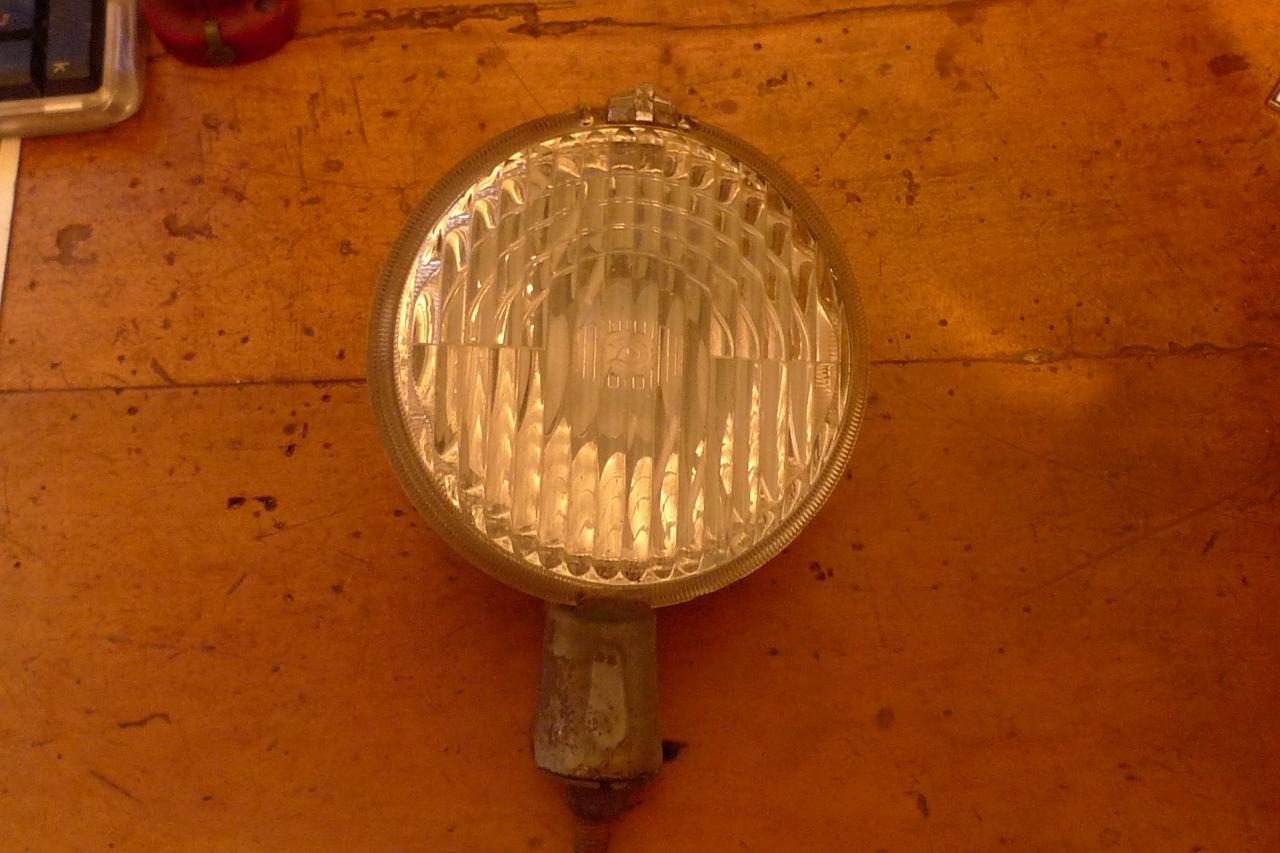 Phare anti Brouillard Cibie Special RENAULT 4CV LesAnciennes.com