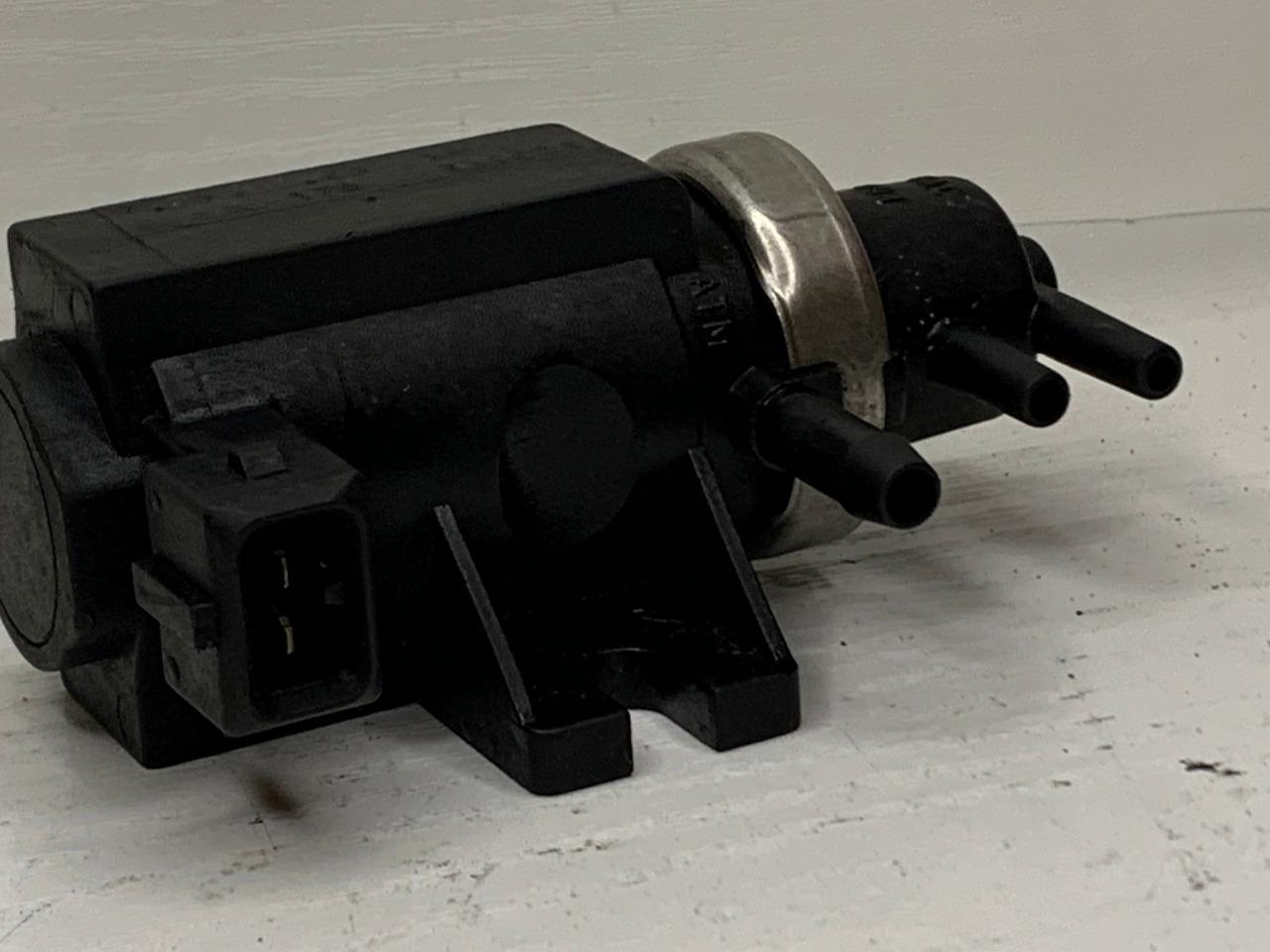 Convertisseur press 11.74.2.246.175 BMW E36/39/38 LesAnciennes.com