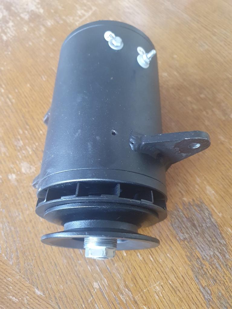 Fausse dynamo PEUGEOT 203 C LesAnciennes.com