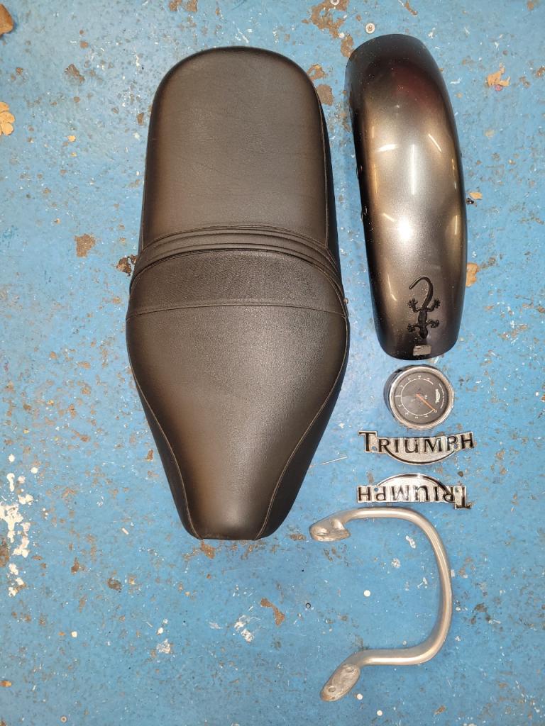 Pièces TRIUMPH Thunderbird 3 cyl LesAnciennes.com