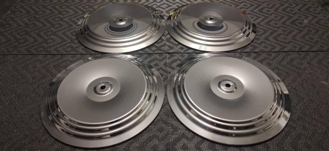 Enjoliveurs de roues RENAULT Dauphine LesAnciennes.com