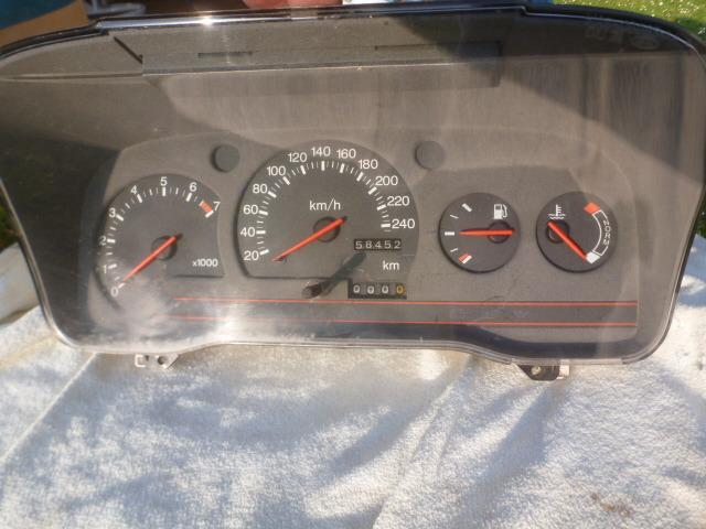 FORD Escort MK4:compteur + cpt tours +jauges LesAnciennes.com
