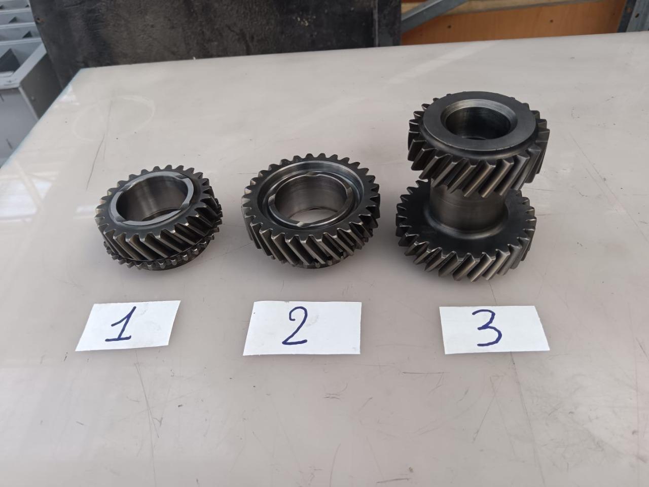 Pignons de 4e et 5e boîte de vitesses Ferrari 308 LesAnciennes.com