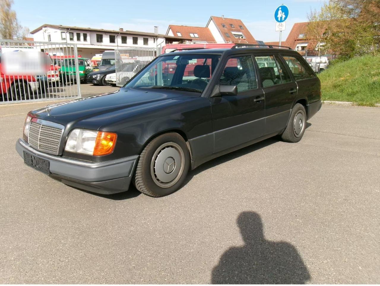 MERCEDES 220 E220 S124 2.2 150 cv - 1994 LesAnciennes.com