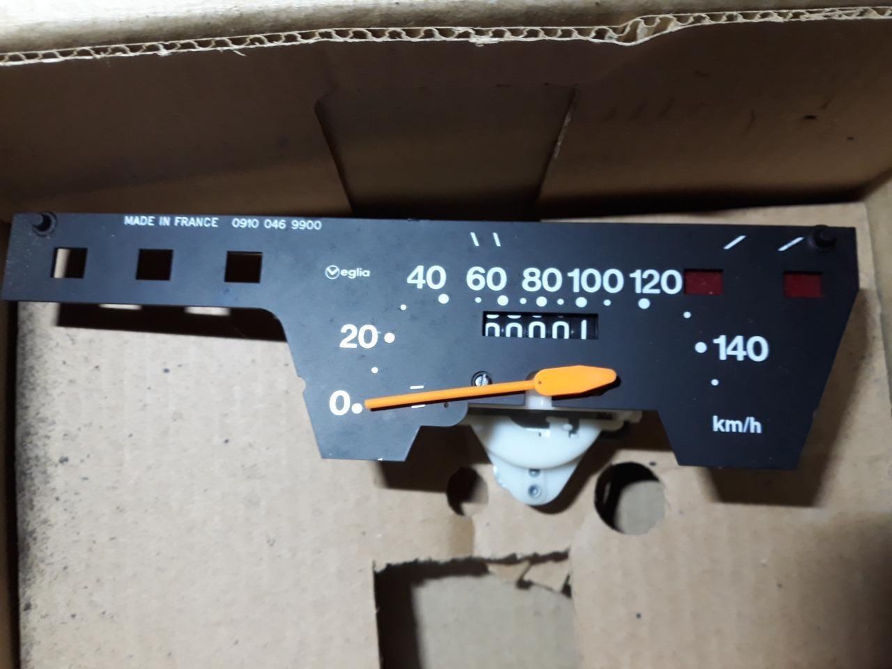 Compteur RENAULT 6 (R6) LesAnciennes.com