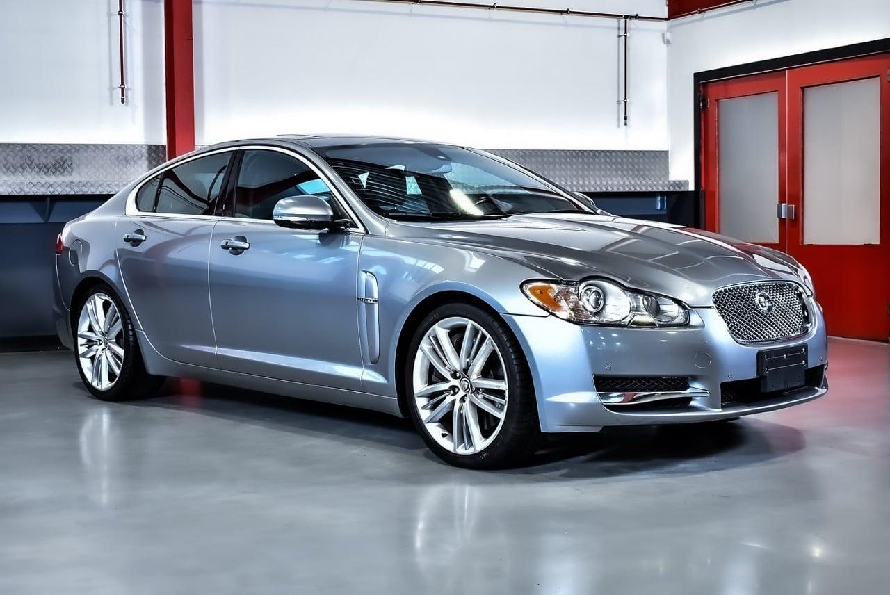 2011 Jaguar XF Saloon 5,0L Supercharged V8 LesAnciennes.com