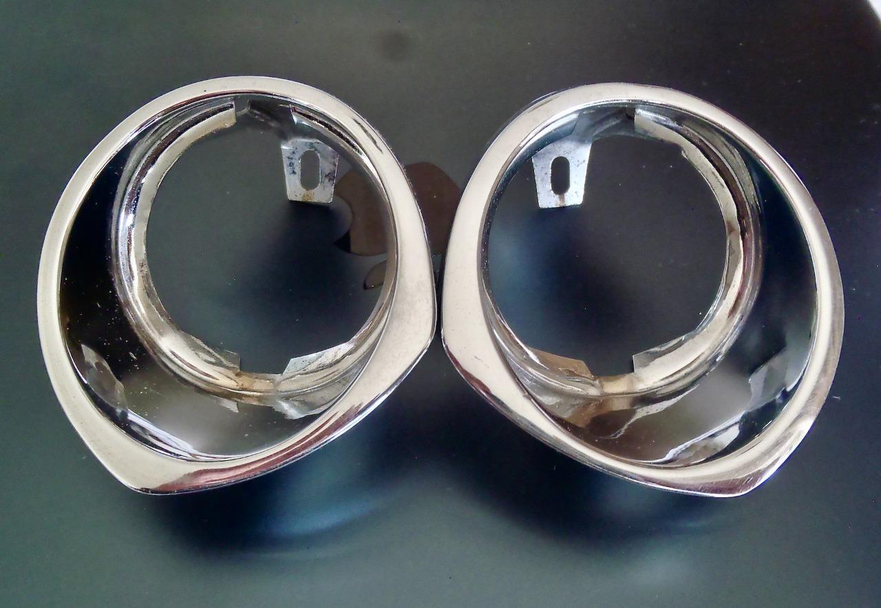 2 supports de clignotants DS LesAnciennes.com