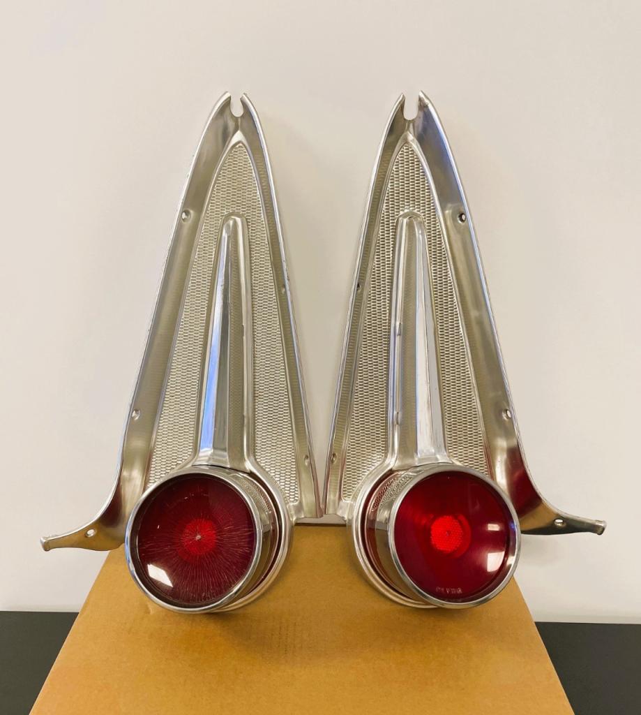 Feux arrière Plymouth Belvédère 1958 LesAnciennes.com