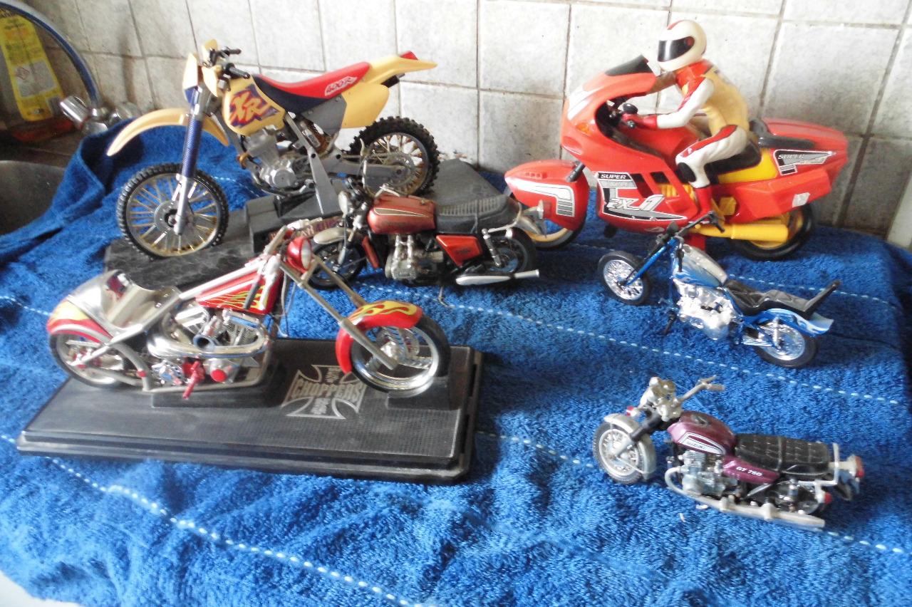 Moto jouet LesAnciennes.com