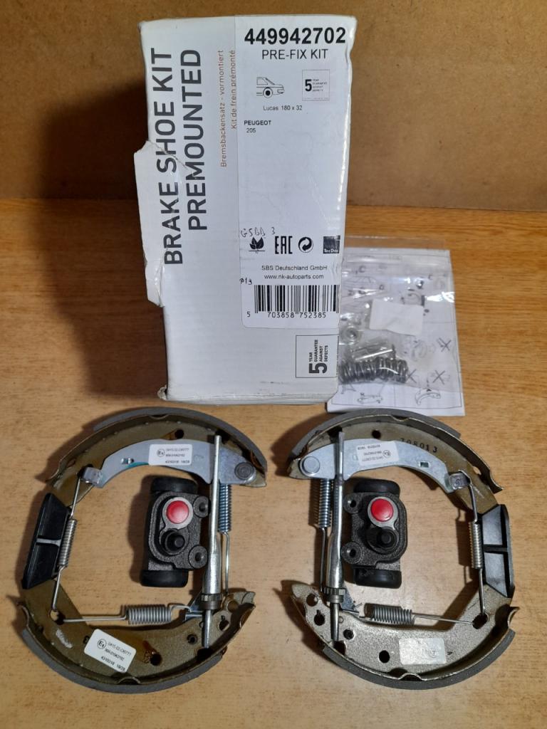 Kit frein arrière Peugeot 205 LesAnciennes.com
