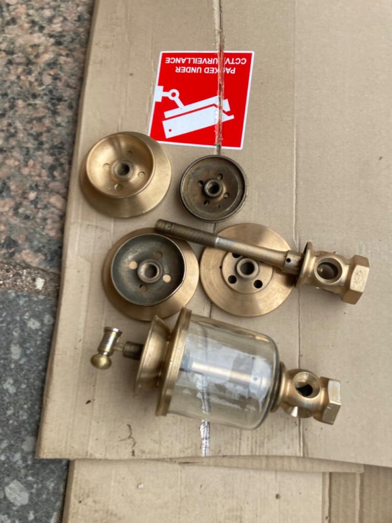 Huileur pour moteur machine LesAnciennes.com