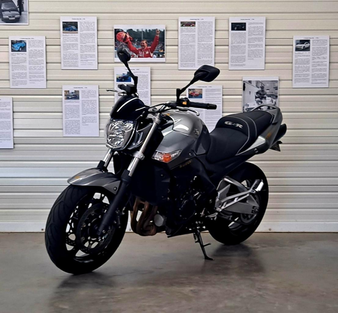 SUZUKI GSR 600 98CV LesAnciennes.com
