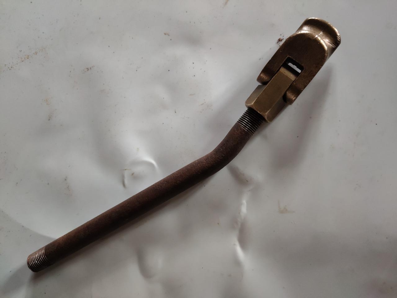 Embout graissage pompe Técalémit LesAnciennes.com