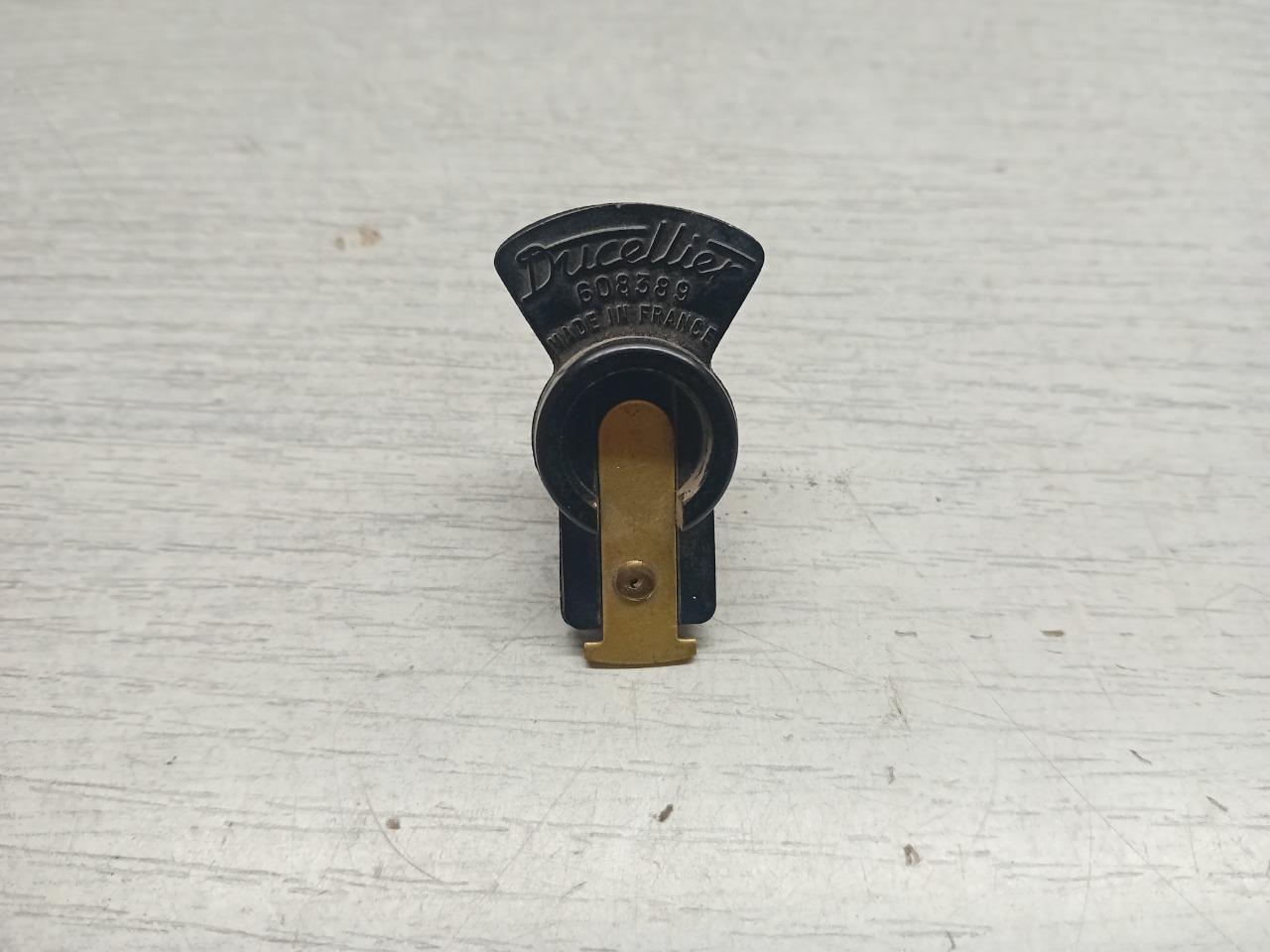 608389 ROTOR DOIGT D’ALLUMAGE CITROEN AMI 8 SUPER LesAnciennes.com