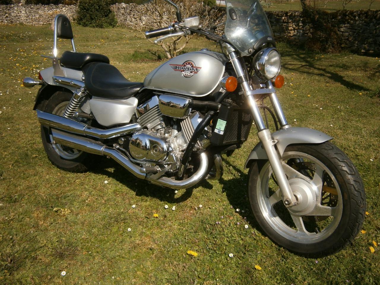 HONDA VFR 750 - 1996 LesAnciennes.com