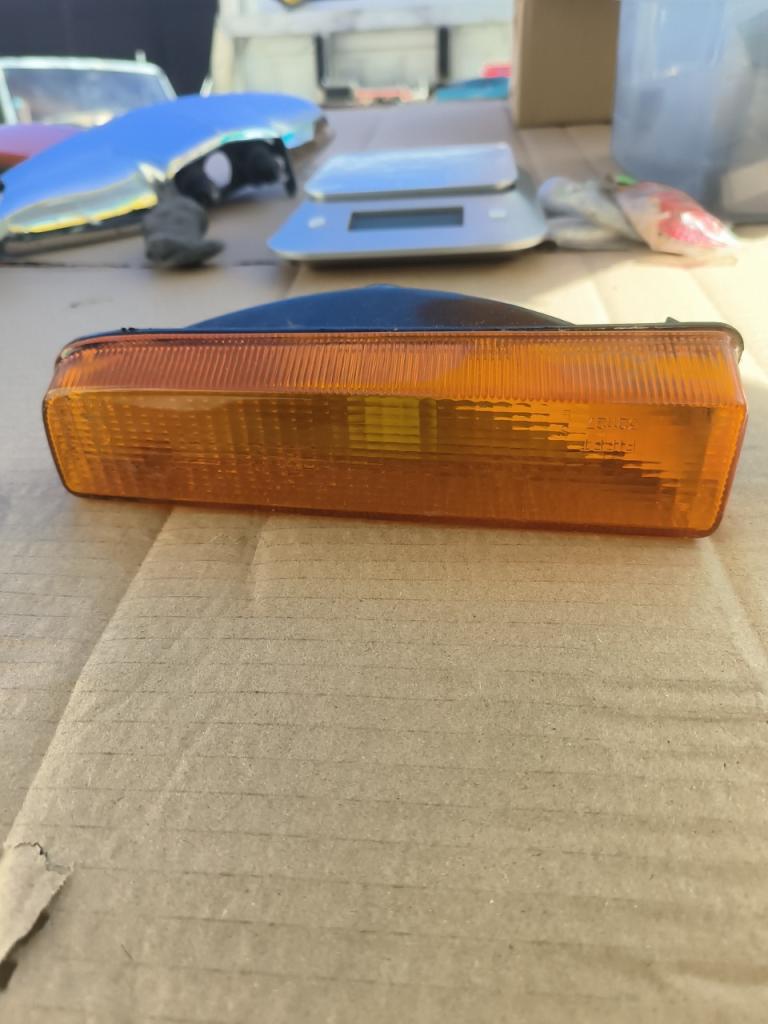 Pièces FORD Fiesta clignotant LesAnciennes.com