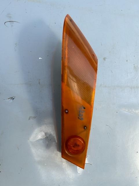 Clignotant avant gauche pour Ferrari Daytona LesAnciennes.com