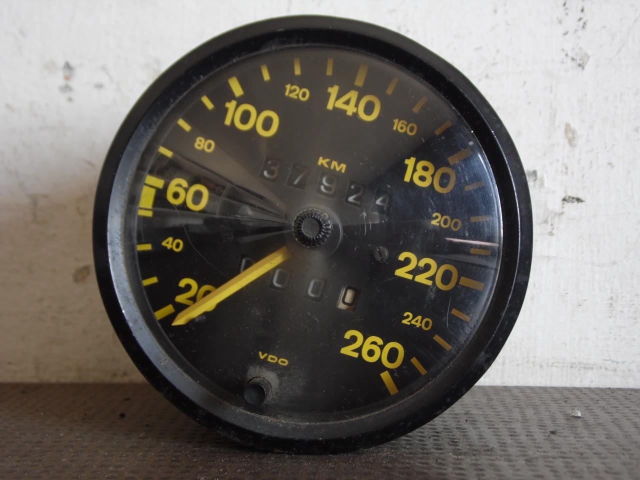 COMPTEUR DE VITESSE PORSCHE 944-1 LesAnciennes.com